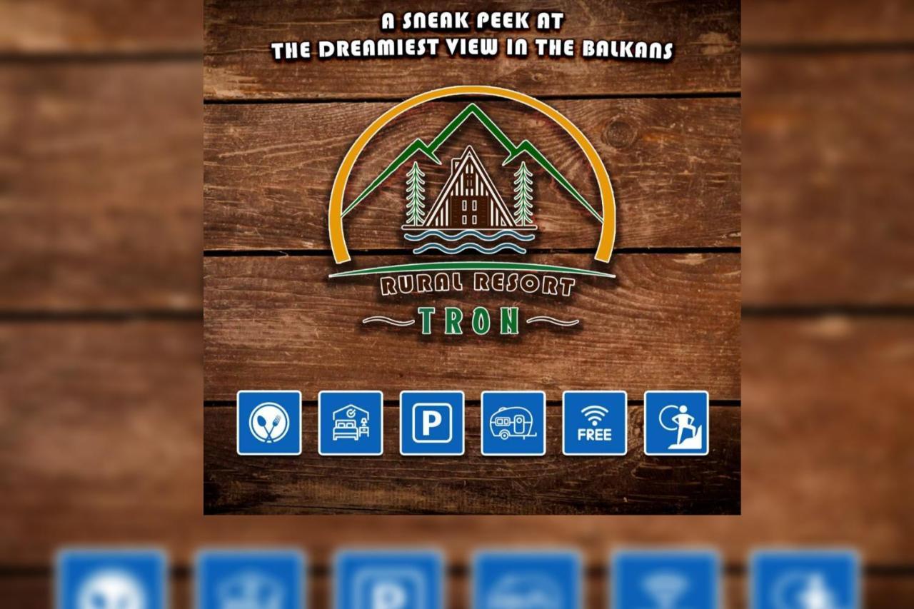 פלוזינה Rural Resort Tron מראה חיצוני תמונה
